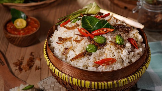 Dapur Kita Nasi Liwet: A Daily Delight That Captivates Cilacap